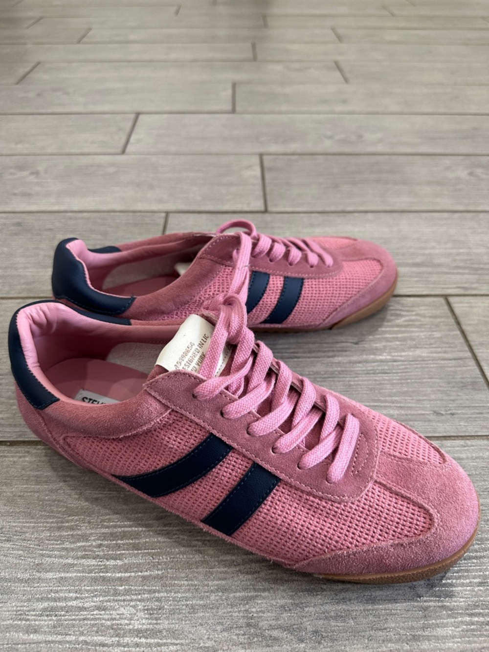 Steve Madden Pink/Navy Nirvana Sneakers New! - Picture 4 of 11